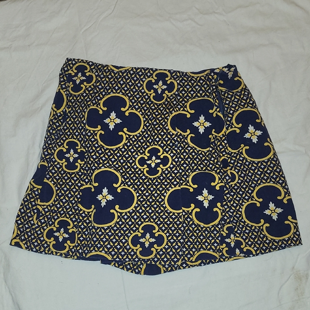 Bobbie Brooks Navy and Yellow Patterned Skort